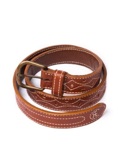 Cinturón picado y pespunteado